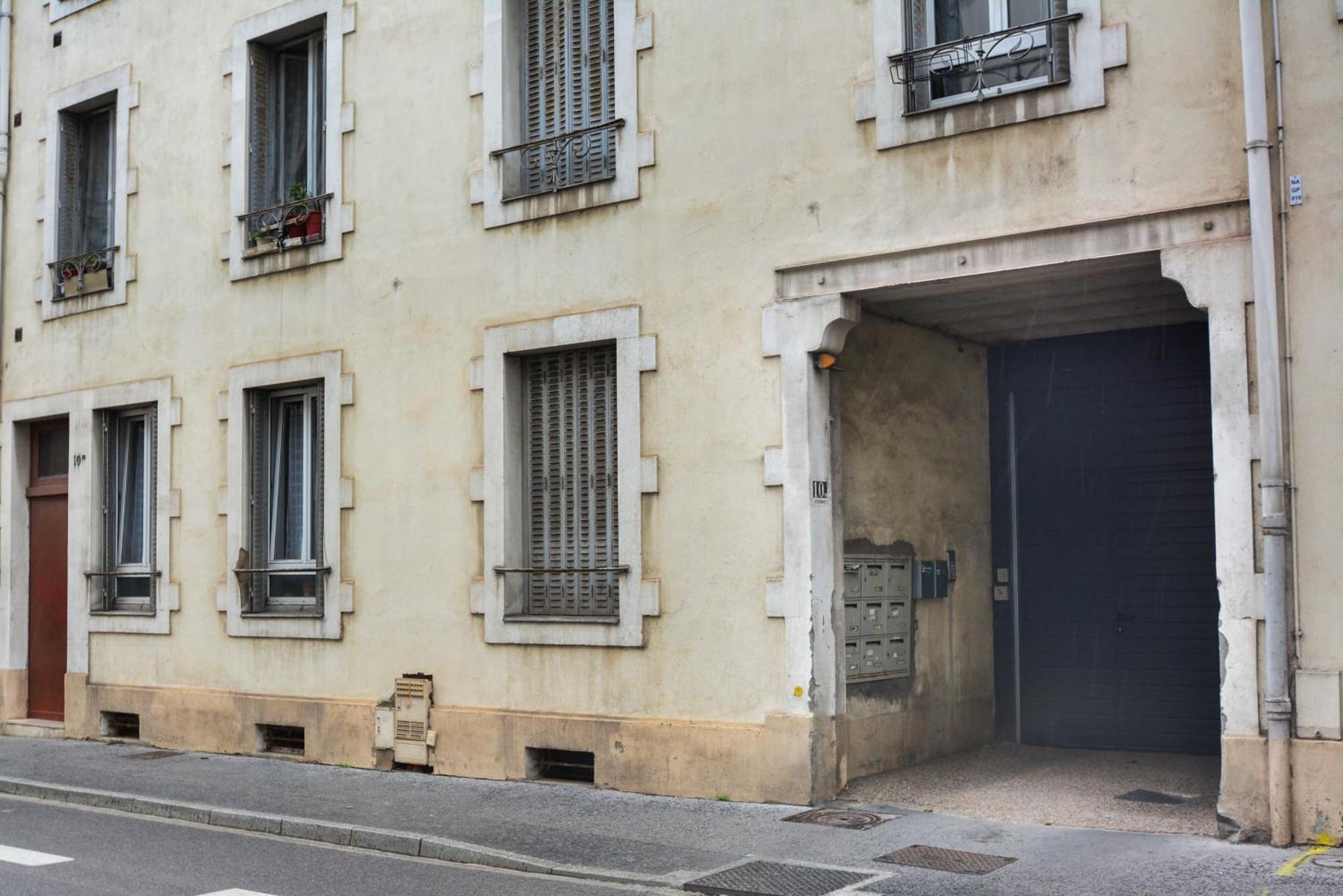 L'indépendant De La Rue Du Tapis *
